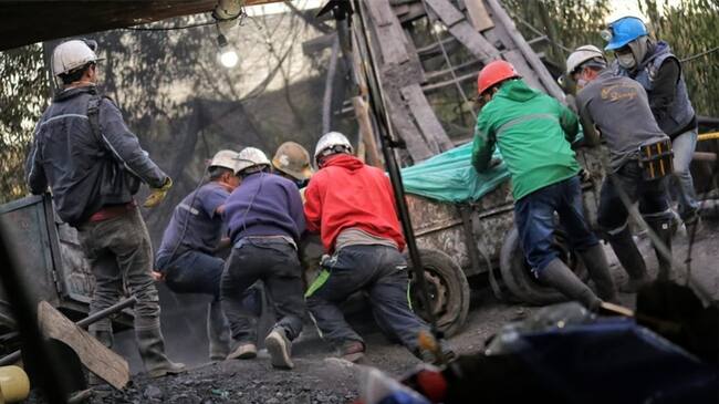 Los trabajadores serán trasladados a un centro médico tan pronto sean rescatados.. Foto: Agencia Nacional de Minería