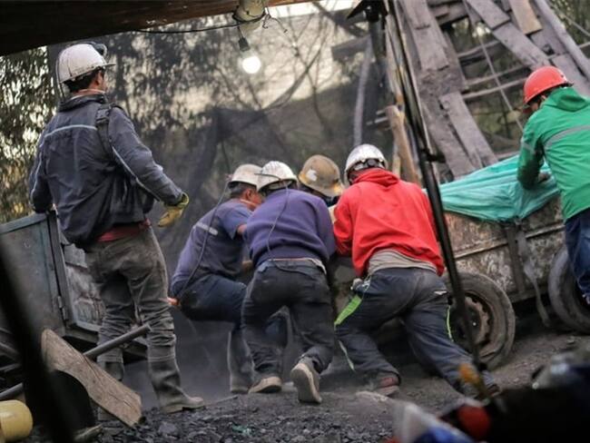 Los trabajadores serán trasladados a un centro médico tan pronto sean rescatados.. Foto: Agencia Nacional de Minería