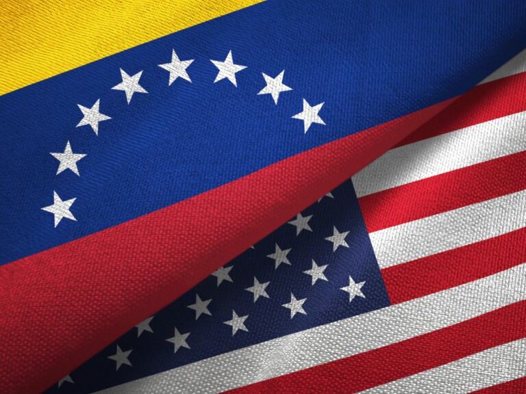 Bandera Venezuela y USA // Getty Images