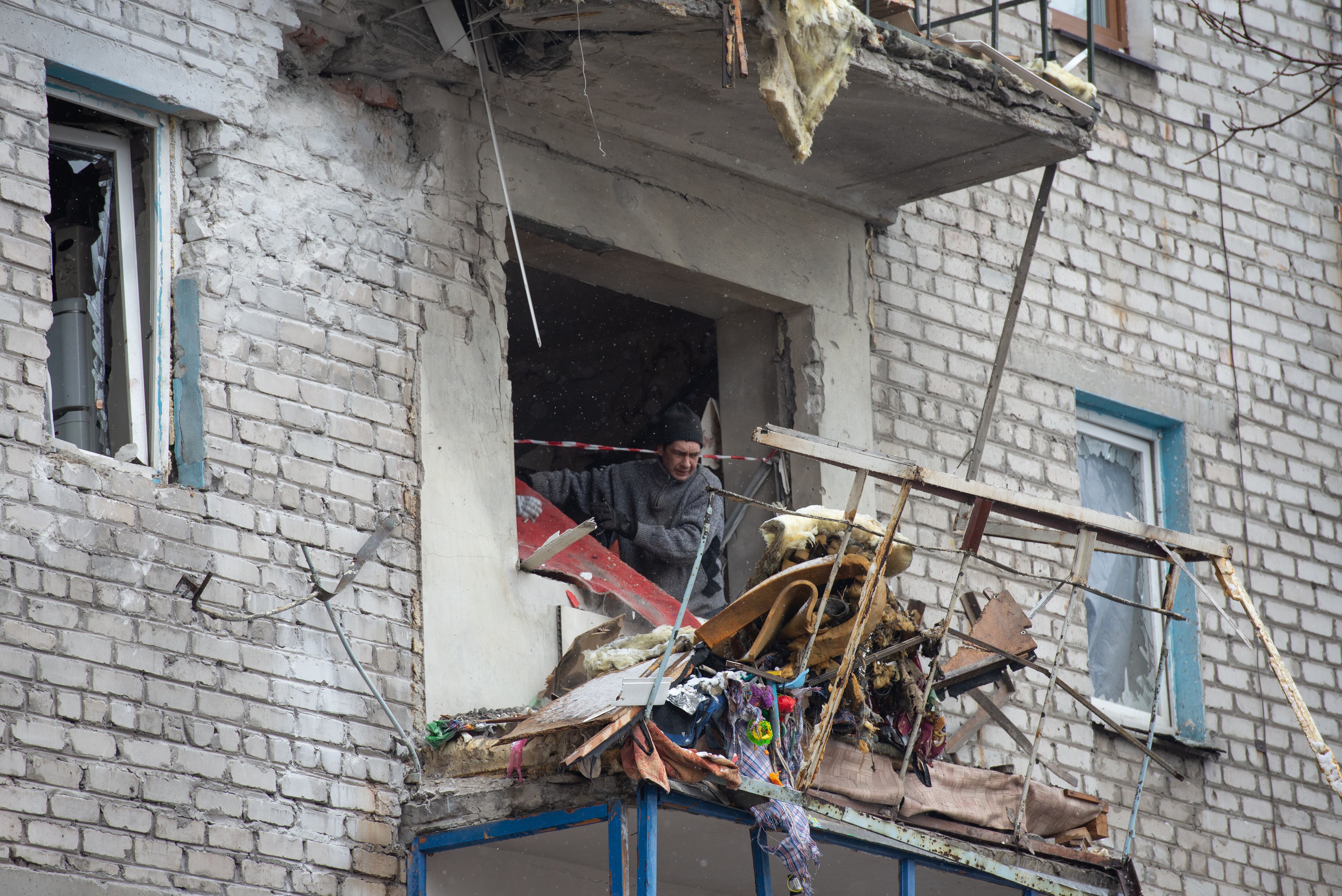 Foto de referencia de una zona del Donbás afectada por los avances militares rusos en Ucrania. (Photo by Stringer/Anadolu Agency via Getty Images)