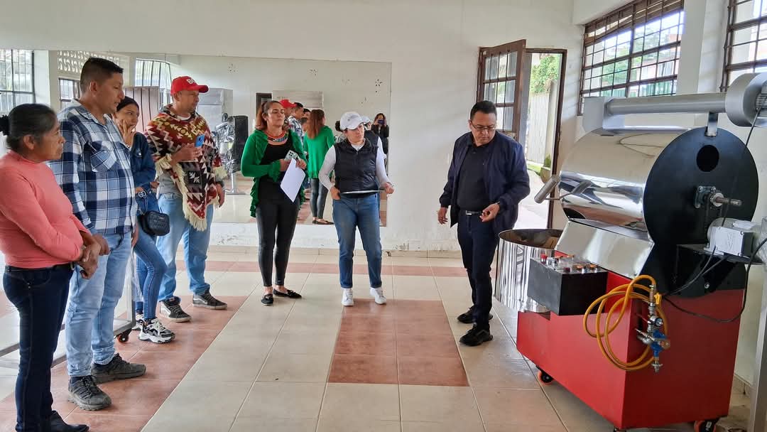 La Agencia de Desarrollo Rural hizo entrega de maquinaria por $200 millones para el procesamiento del cacao a productores de Buenavista, Boyacá / Foto: Prensa Agencia de Desarrollo Rural.