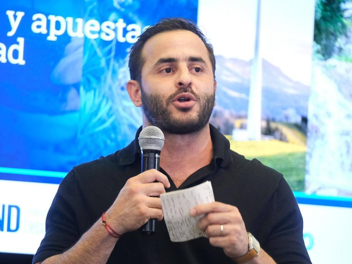 Gobernador de Córdoba pidió apoyo para salvar a la Ciénaga de Ayapel de la minería ilegal