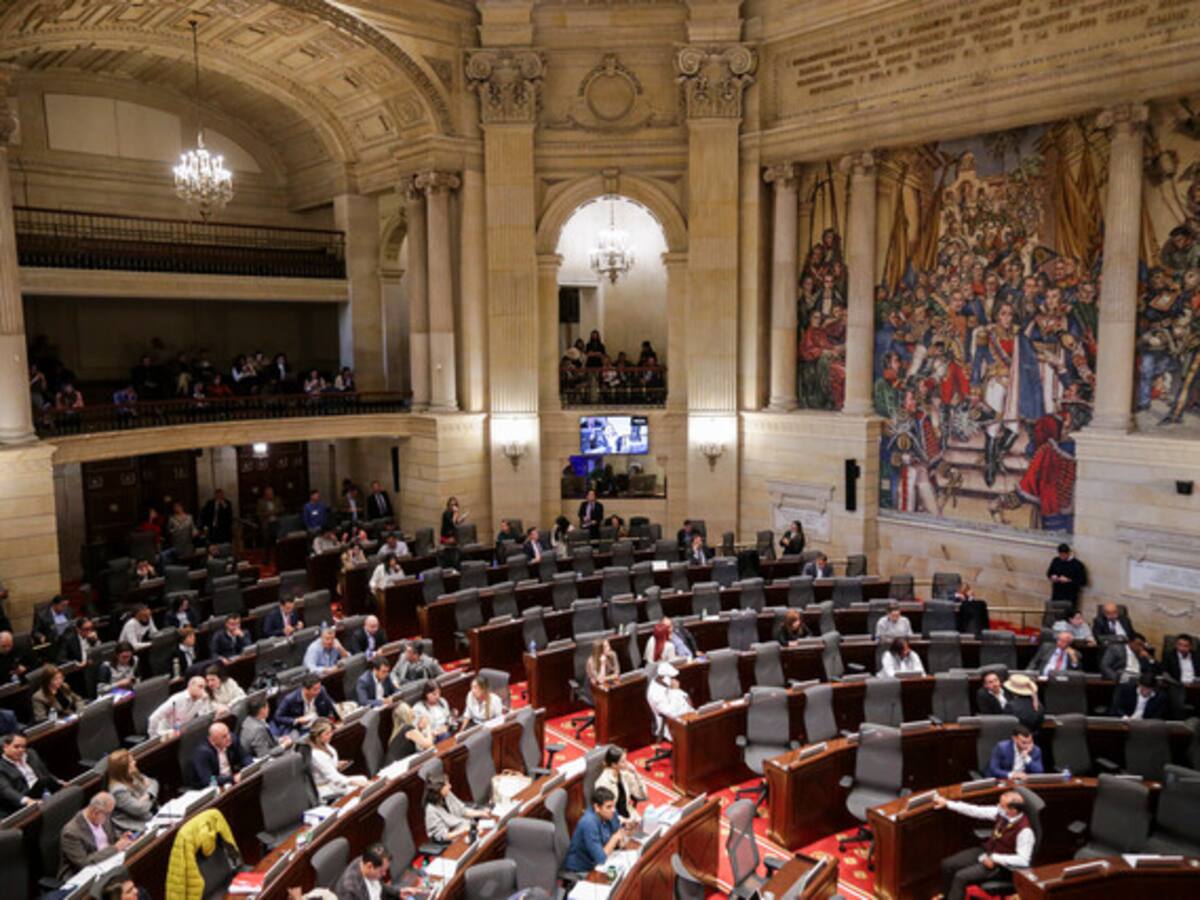 Lista de quienes votaron a favor y en contra de la reducción salarial para congresistas