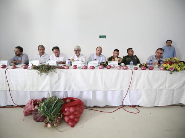 Gobierno nacional firma cinco acuerdos con campesinos cebolleros. Foto: Gobernación de Norte de Santander