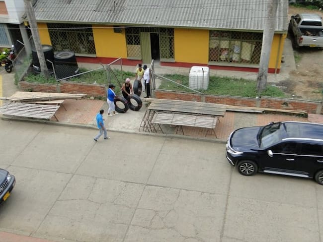 Las denuncias indican que desde hace varios días se vienen entregando elementos para la construcción con el fin de presuntamente favorecer a un aspirante. Foto: Cortesía Brayan Colorado