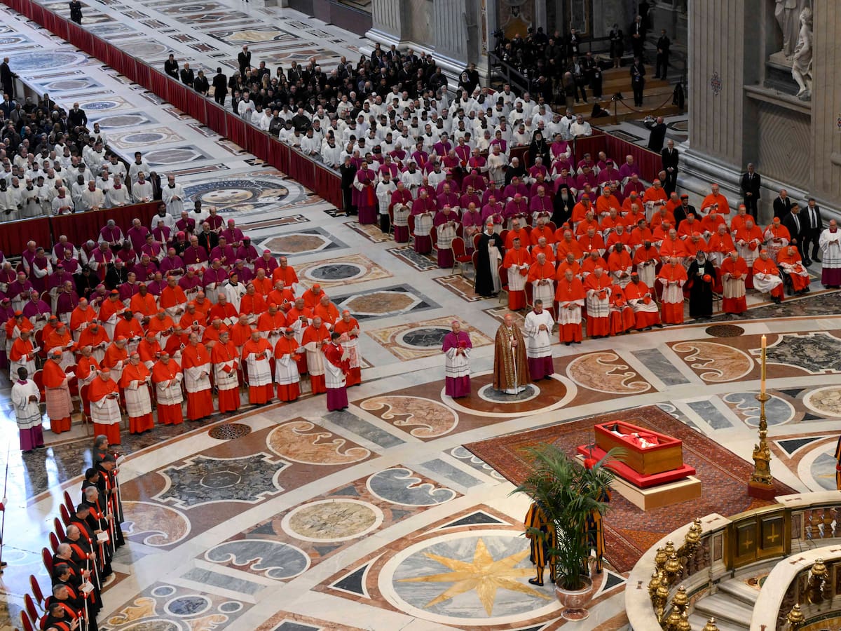 Cardenales colombianos ya están en Ciudad del Vaticano para acompañar exequias del papa Francisco