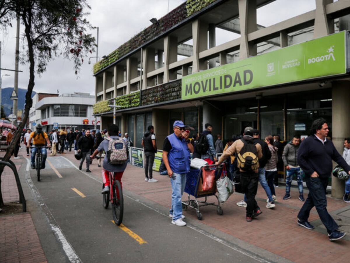 “Secretaría de Movilidad estaría malgastando 4.600 millones de pesos”: Edil Michael González