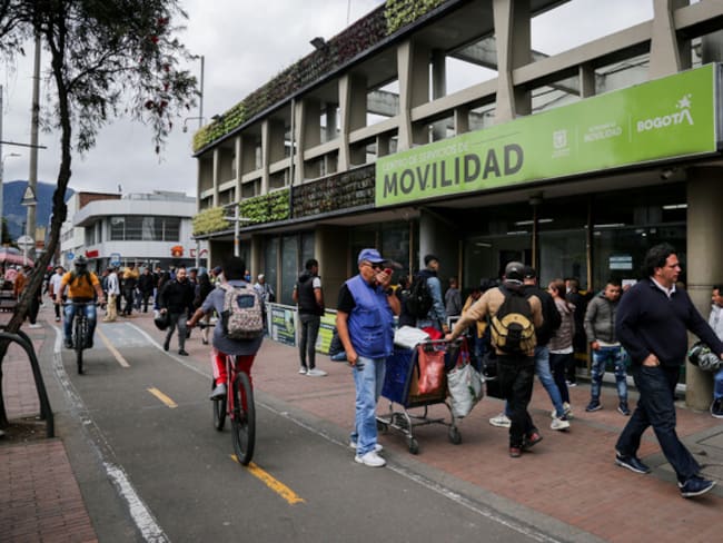 “Secretaría de Movilidad estaría malgastando 4.600 millones de pesos”: Edil Michael González