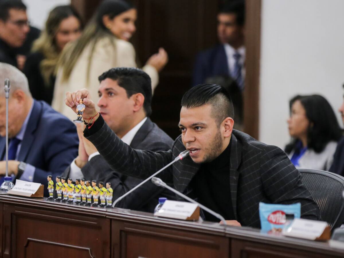 Abren indagación contra el senador Jota Pe Hernández por trino de “olla podrida”