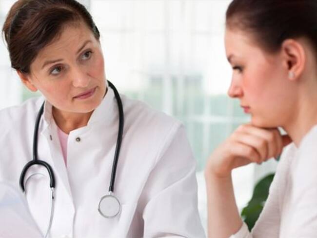 "¿Cómo funciona este tratamiento? o ¿cuáles son los efectos secundarios? no son las preguntas más importantes, dice Adam Cifu, de la Universidad de Chicago. . Foto: BBC Mundo