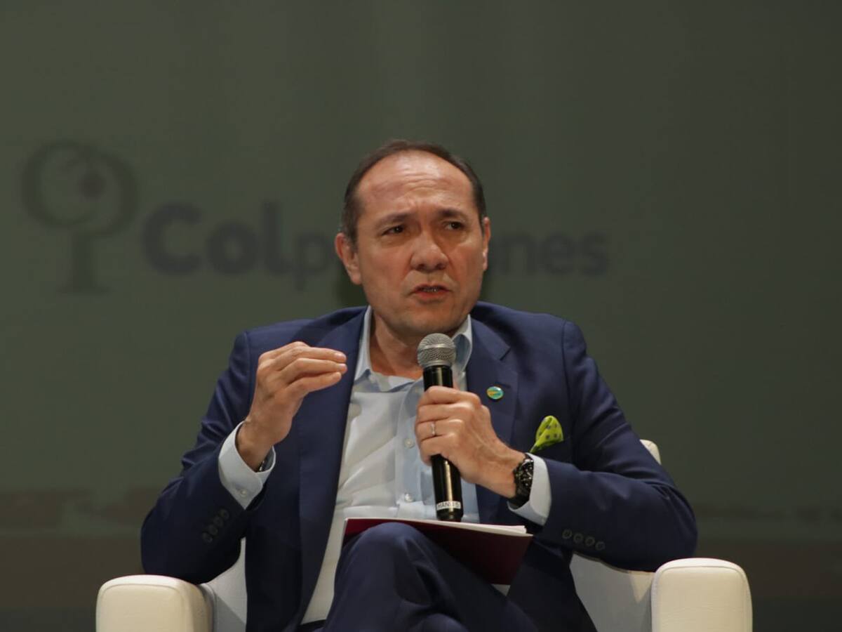 Procuraduría abre investigación a MinTrabajo Antonio Sanguino tras críticas a reunión Uribe-Gaviria