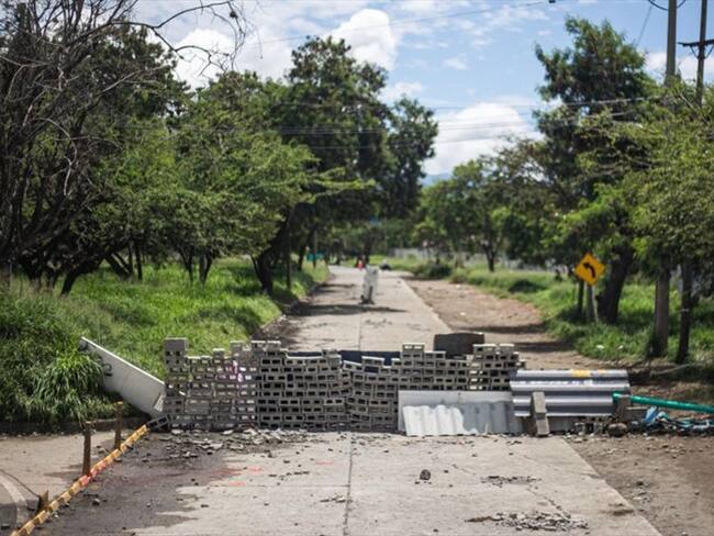 “Un grupo de ciudadanos de Morales decidieron cerrar partes de las vías. Hoy vemos que la movilidad se ha visto restringida”: Gerley Campo. Foto: Getty Images / MAURICIO ROMERO