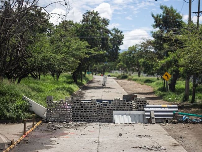 “Un grupo de ciudadanos de Morales decidieron cerrar partes de las vías. Hoy vemos que la movilidad se ha visto restringida”: Gerley Campo. Foto: Getty Images / MAURICIO ROMERO