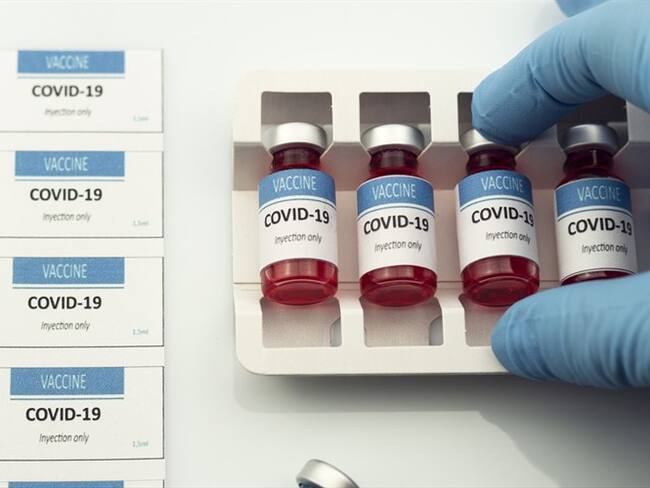 El Gobierno de Joe Biden anunció que piensa donar más de 60 millones de dosis de vacunas de AstraZeneca contra el COVID-19. Foto: Getty Images / ROSA MARÍA FERNÁNDEZ