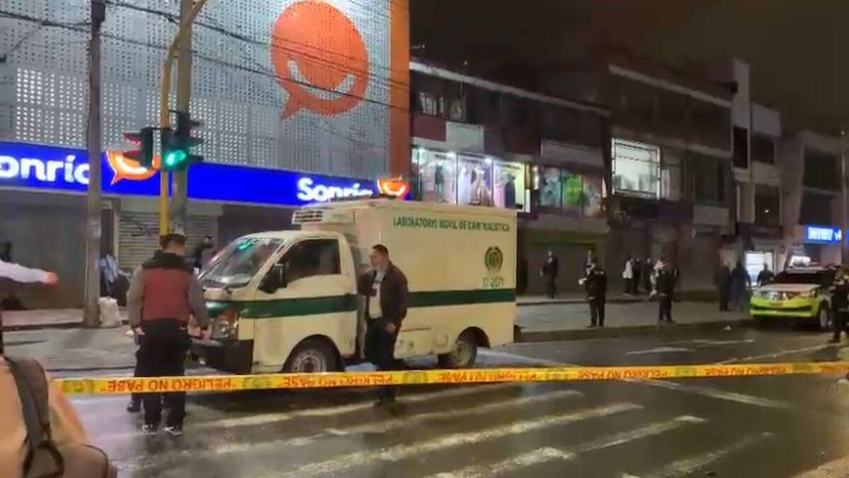 Asesinan a un policía dentro de un consultorio médico en Bogotá