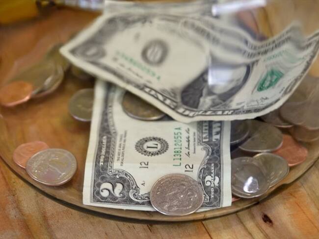 ¿De qué manera la subida del dolar afecta el bolsillo de los colombianos?. Foto: Getty Images