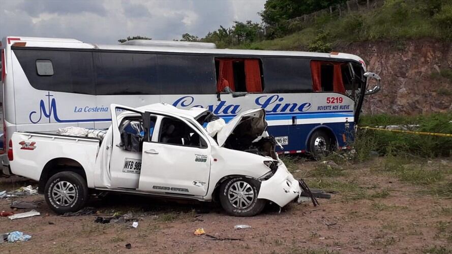 Choque en vía Valledupar-Santa Marta dejó cinco muertos. Foto: Cortesía Seguimiento.co
