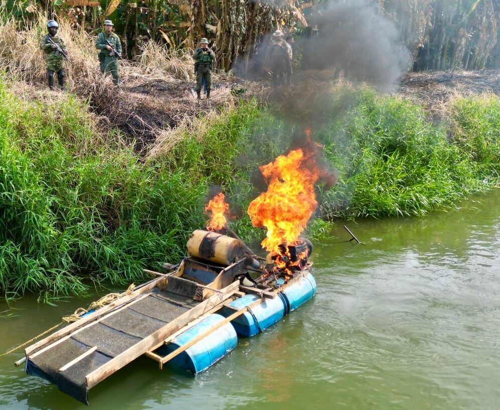14 motores fueron destruidos en el lugar. Crédito: Ejército Naciona.