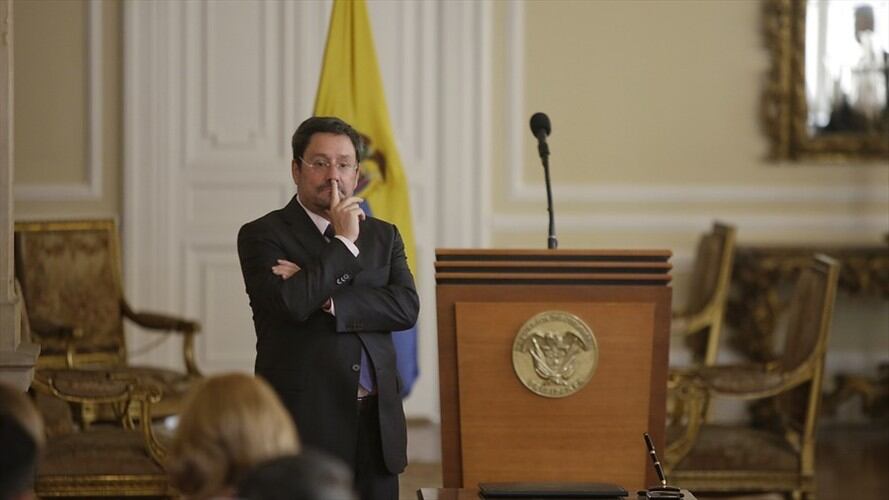 Con nombres propios, Pacho Santos acusó a los "culpables" de contagios en Colombia. Foto: Colprensa - Álvaro Tavera