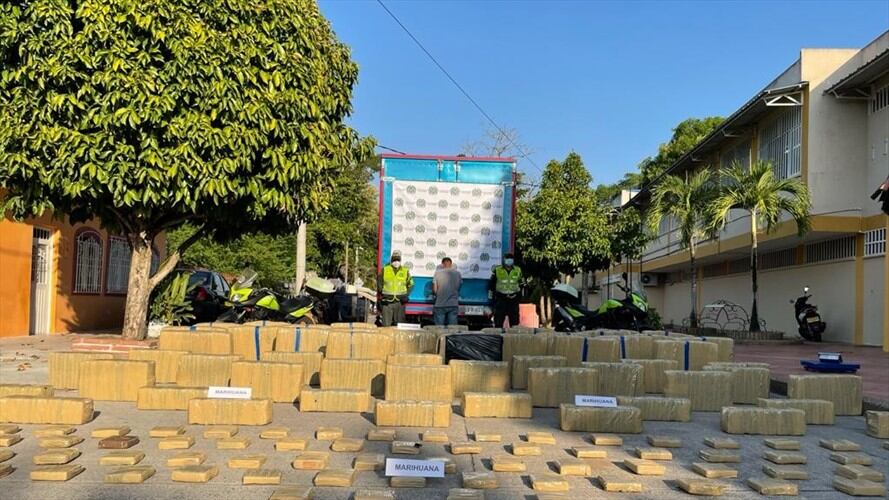 El conductor del camión fue capturado.. Foto: Policía Magdalena Medio