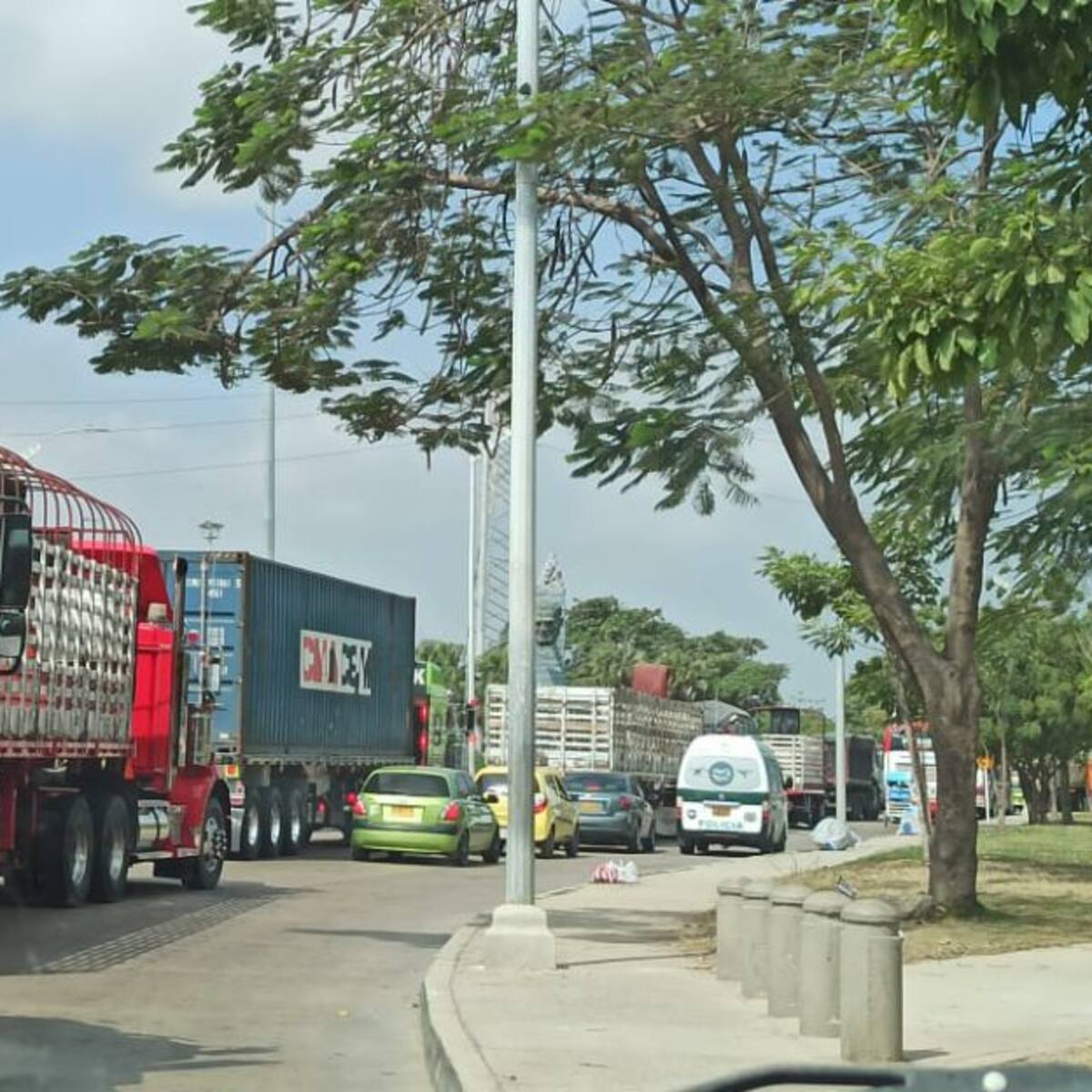 Camioneros en Barranquilla se sumaron a manifestaciones contra el aumento del ACPM