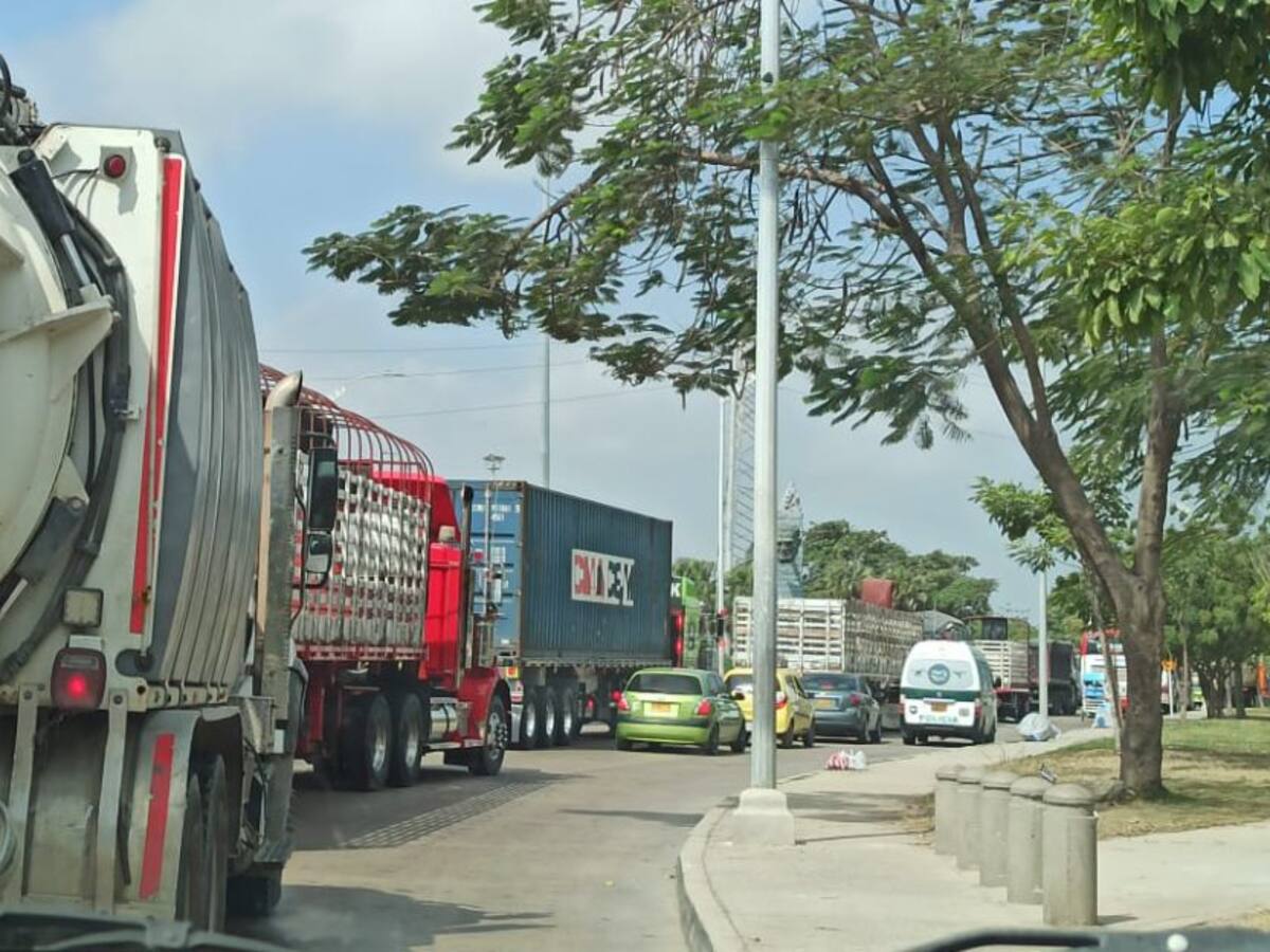 Camioneros en Barranquilla se sumaron a manifestaciones contra el aumento del ACPM