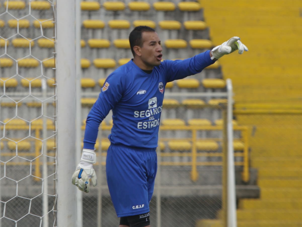 Robaron a Nelson Ramos, exarquero de América y Millonarios, mientras se peluqueaba