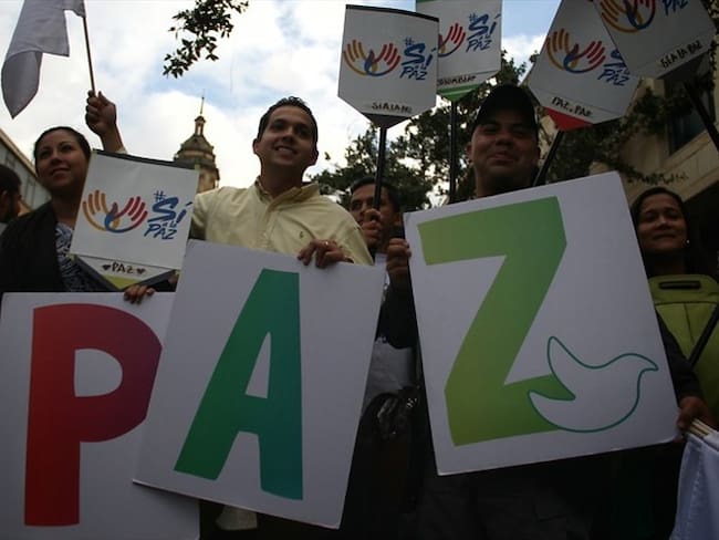 Opinan en redes sobre los acuerdos de paz. Foto: Colprensa