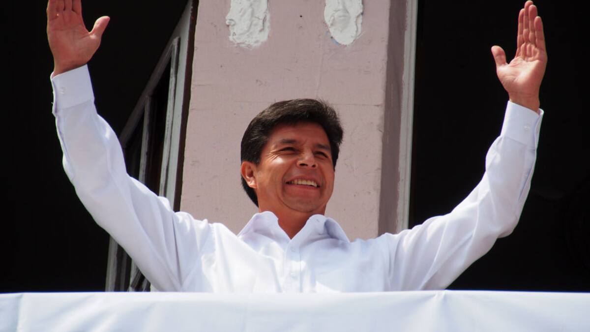 La salida de Pedro Castillo va a ser inevitable: Diego Bazán, congresista peruano
