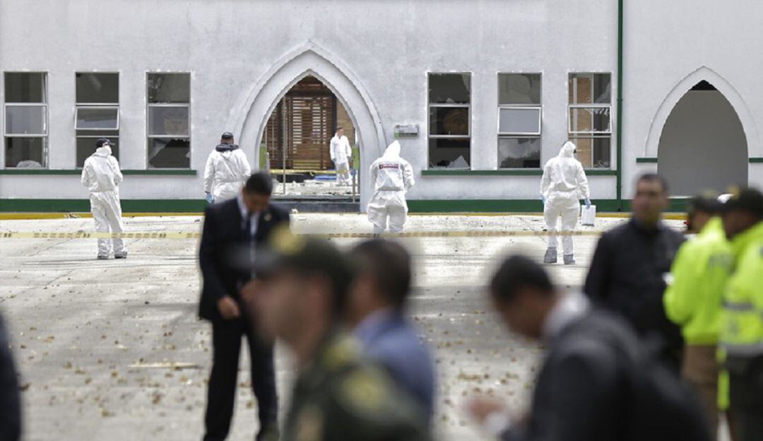 Atentado terrorista a la Escuela General Santander. Foto: Colprensa.