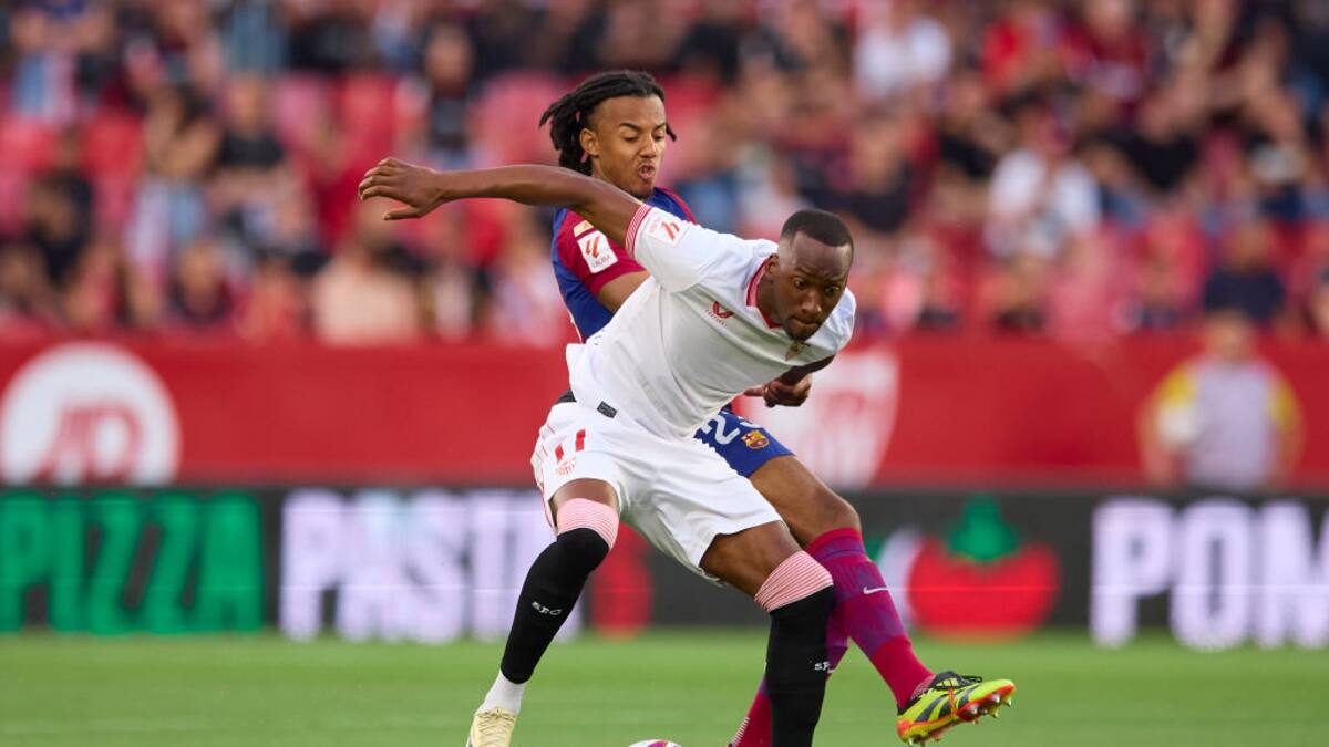 Barcelona aplastó al Sevilla y llega al clásico por delante del Real Madrid