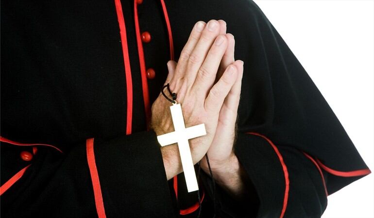 Imagen de referencia de un obispo católico. Foto: Getty Images / arsenik