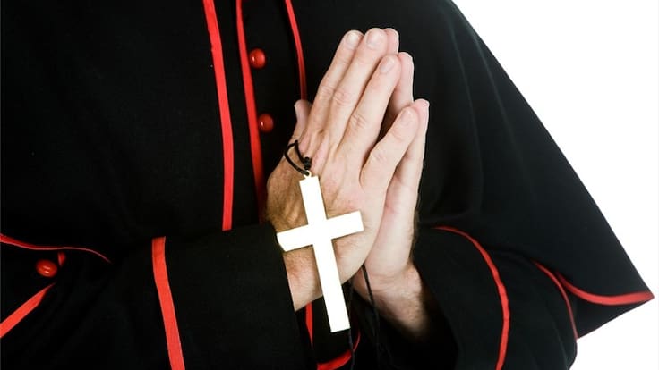 Imagen de referencia de un obispo católico. Foto: Getty Images / arsenik