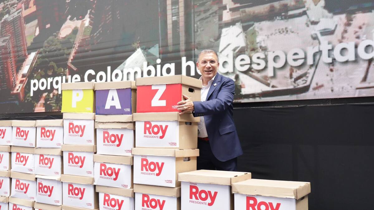 Roy Barreras entrega un millón de firmas para avalar su candidatura presidencial