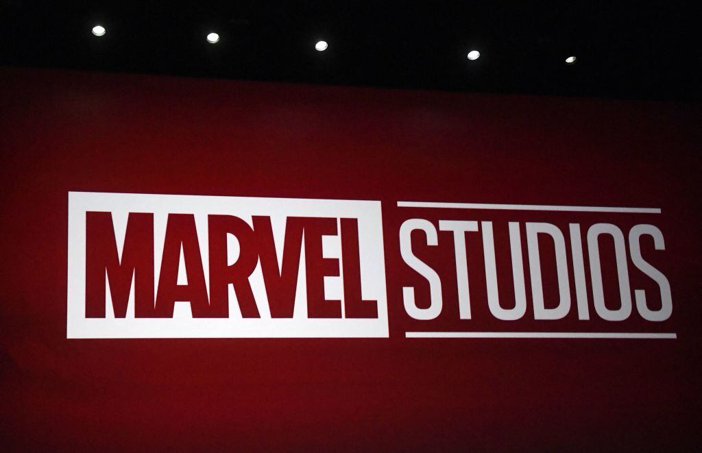 Logo proyectado de Marvel Studios (Photo by VALERIE MACON/AFP via Getty Images)