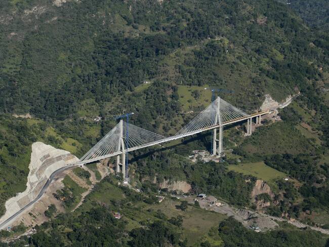 Dos funcionarios fueron sancionados por irregularidades en la obra del puente Hisgaura