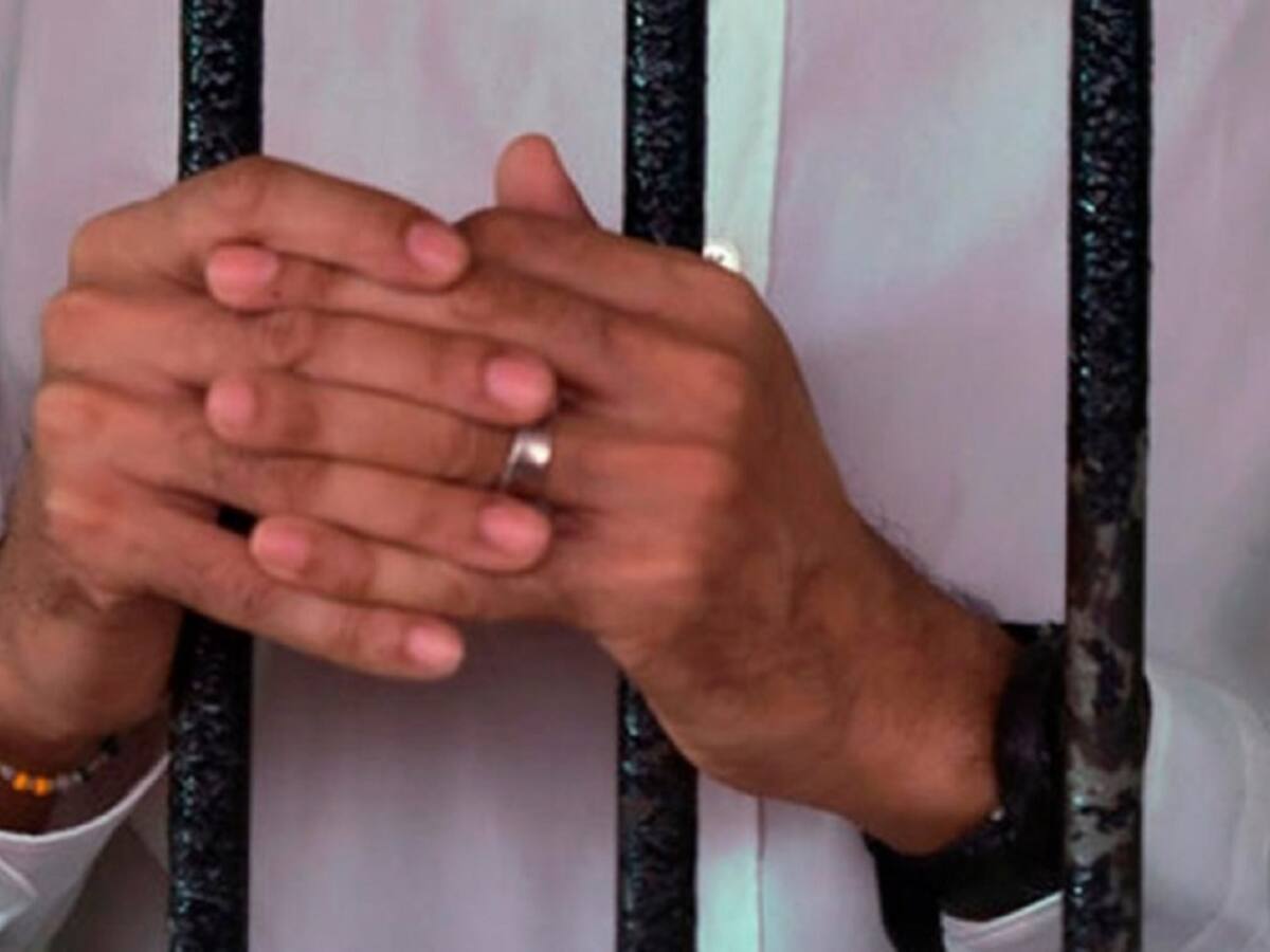 Petro firma extradiciones de ocho personas más