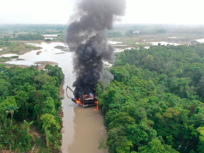Lucha contra minería ilegal.