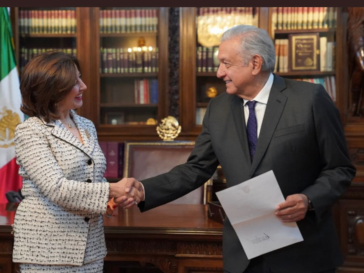 Seis meses esperó Ángela Ospina para poder presentar sus credenciales a Obrador en México