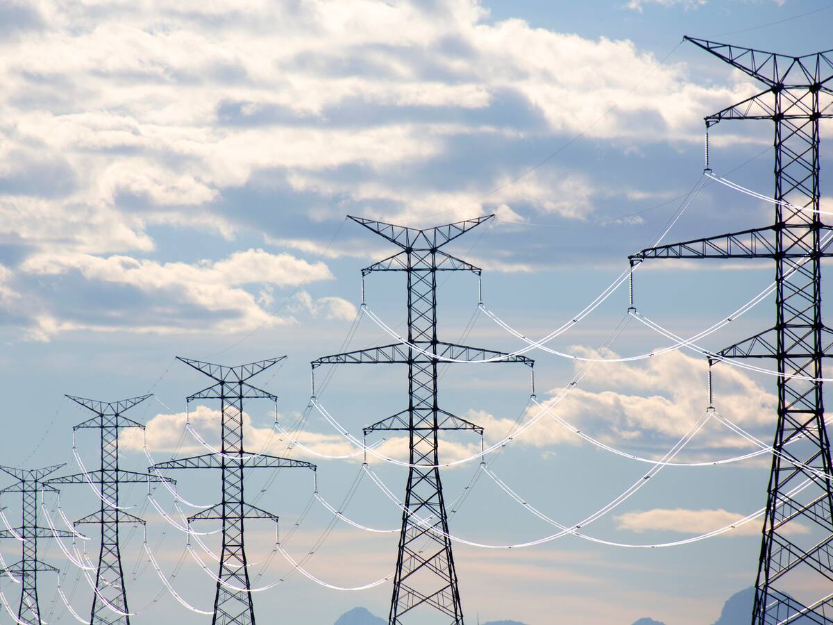 Ecuador y Colombia vuelven a conectar sus sistemas eléctricos, luego del corte del viernes