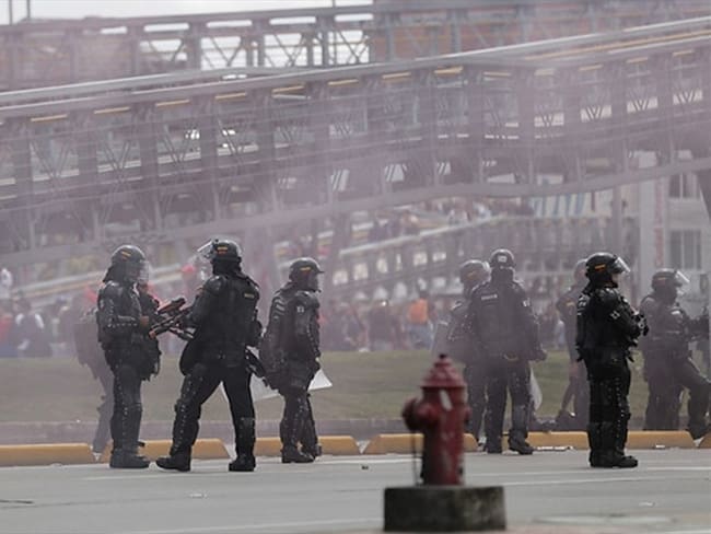 En disturbios terminó operativo de la Dian en el centro de Bogotá . Foto: Colprensa