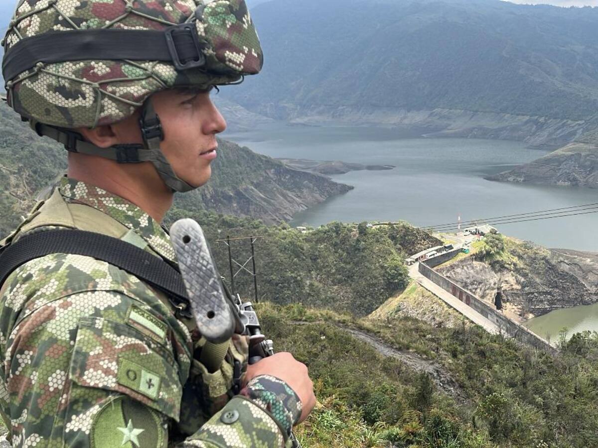 Fuerzas Militares refuerzan la protección del Parque Nacional Chingaza en el marco del Día del Agua