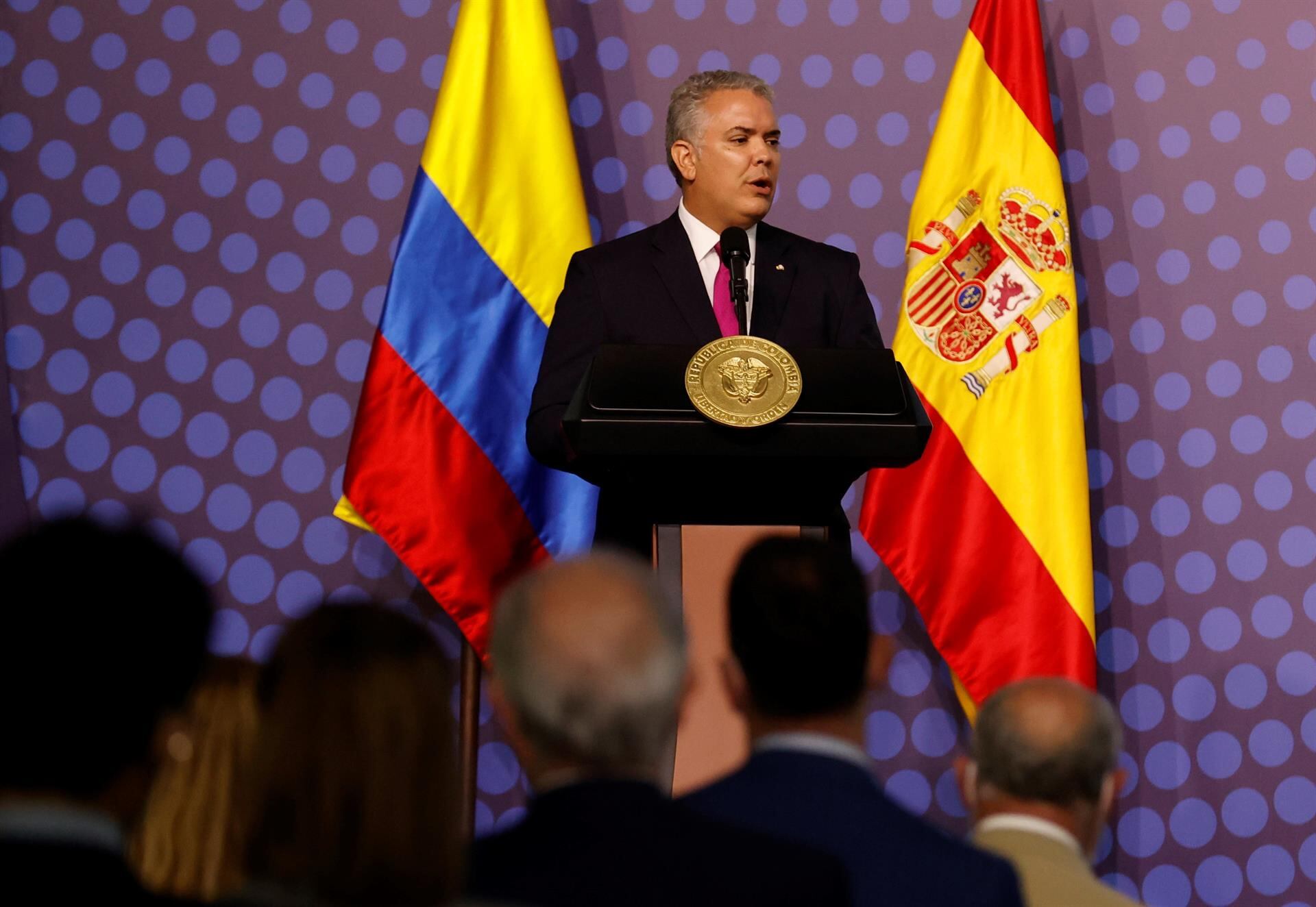 El presidente Iván Duque pronuncia un discurso durante la clausura del XXVII Congreso Bienal de la Asociación Mundial de Juristas, en Barranquilla