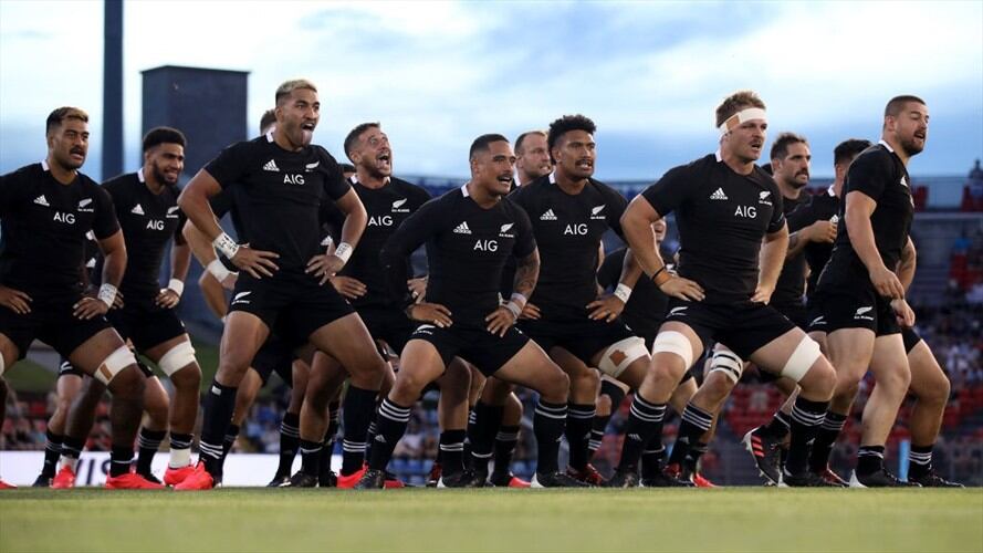 El equipo realizó un ‘Haka’ en honor al que algunos consideran el mejor futbolista de la historia. Foto: Getty Images