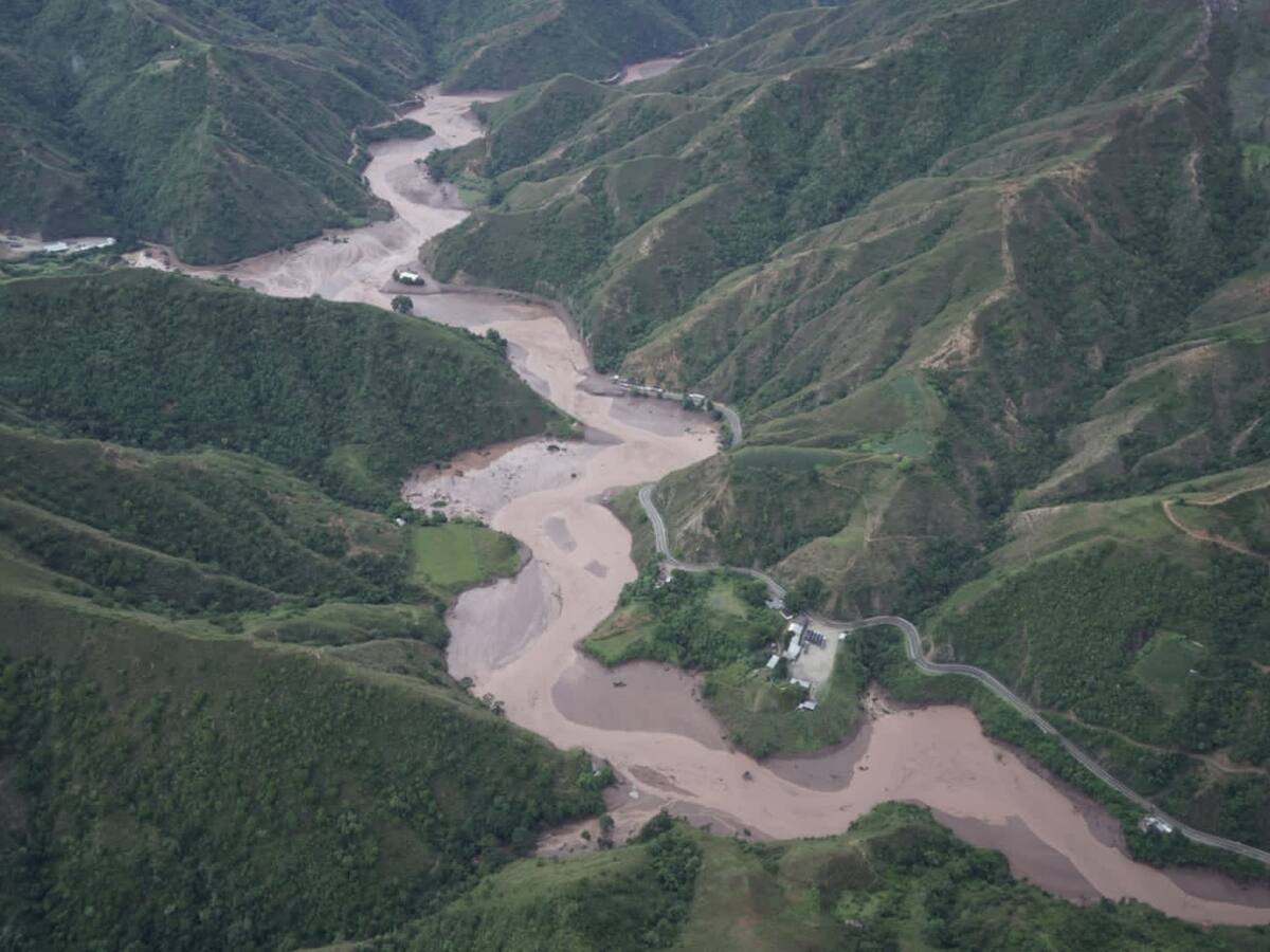 Avalancha en Ábrego: 48 horas después, más de 100 personas siguen atrapadas