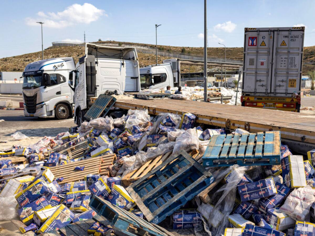 Gaza recibe un primer cargamento de ayuda humanitaria tras varios días de bloqueo