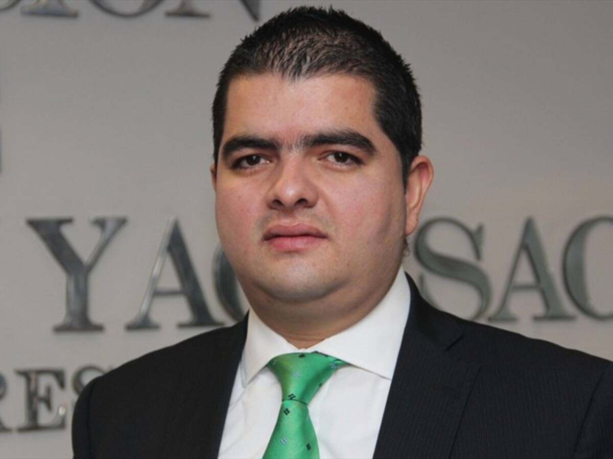 Universidad de Medellín responde por título profesional del senador Liberal, Julián Bedoya