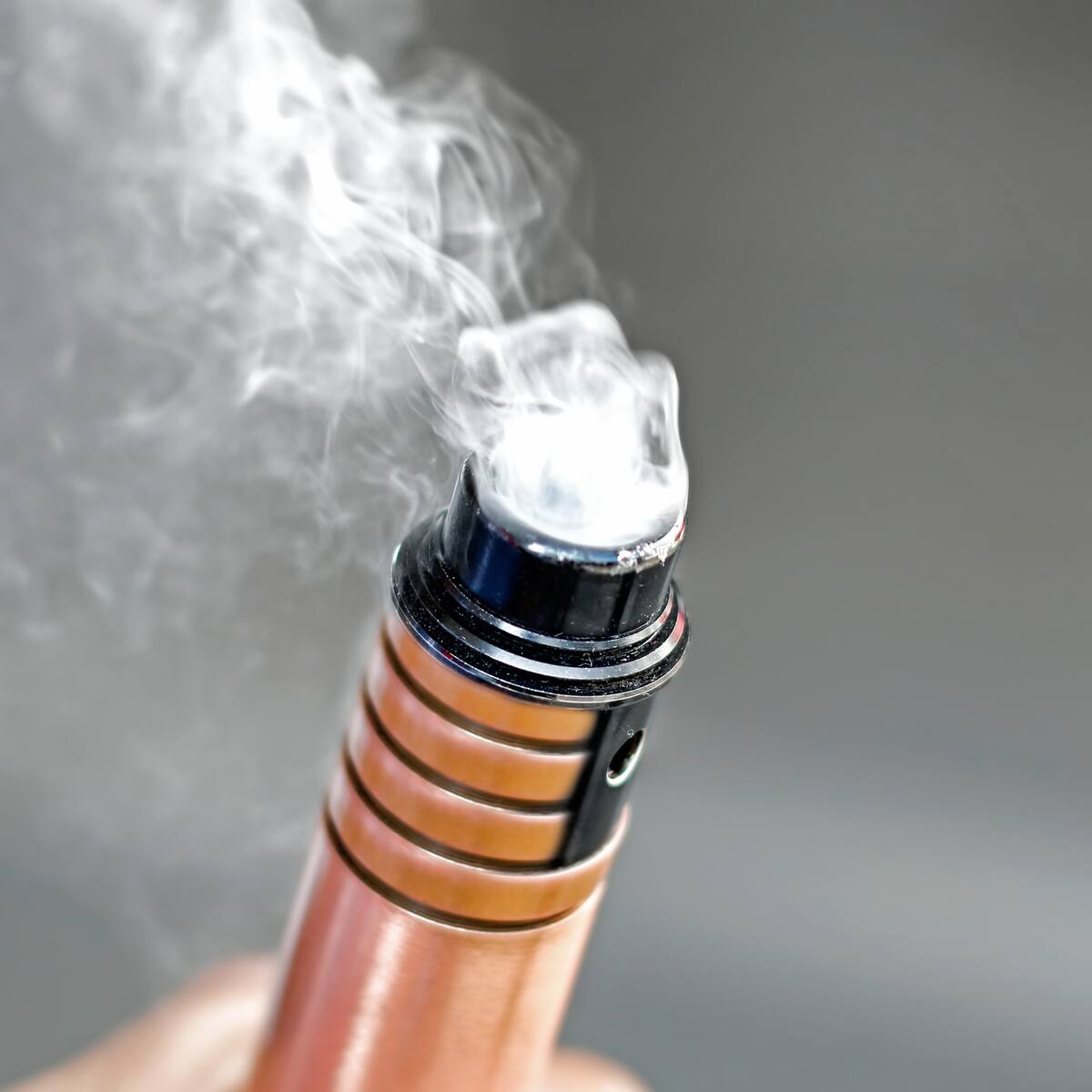 Ley que regula vapeadores y cigarrillos electrónicos en país pasó a sanción presidencial