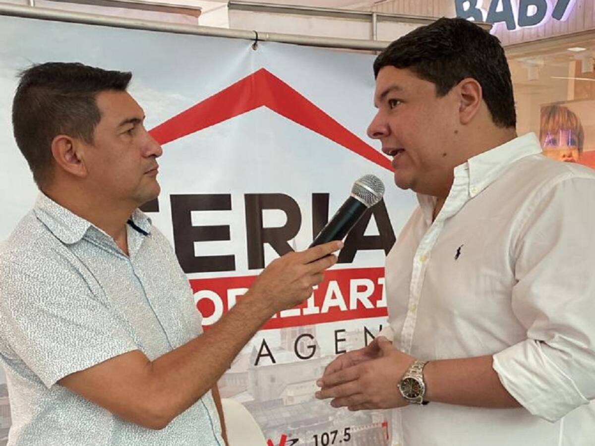Cemento País se destacó en feria inmobiliaria, en colaboración con W Radio