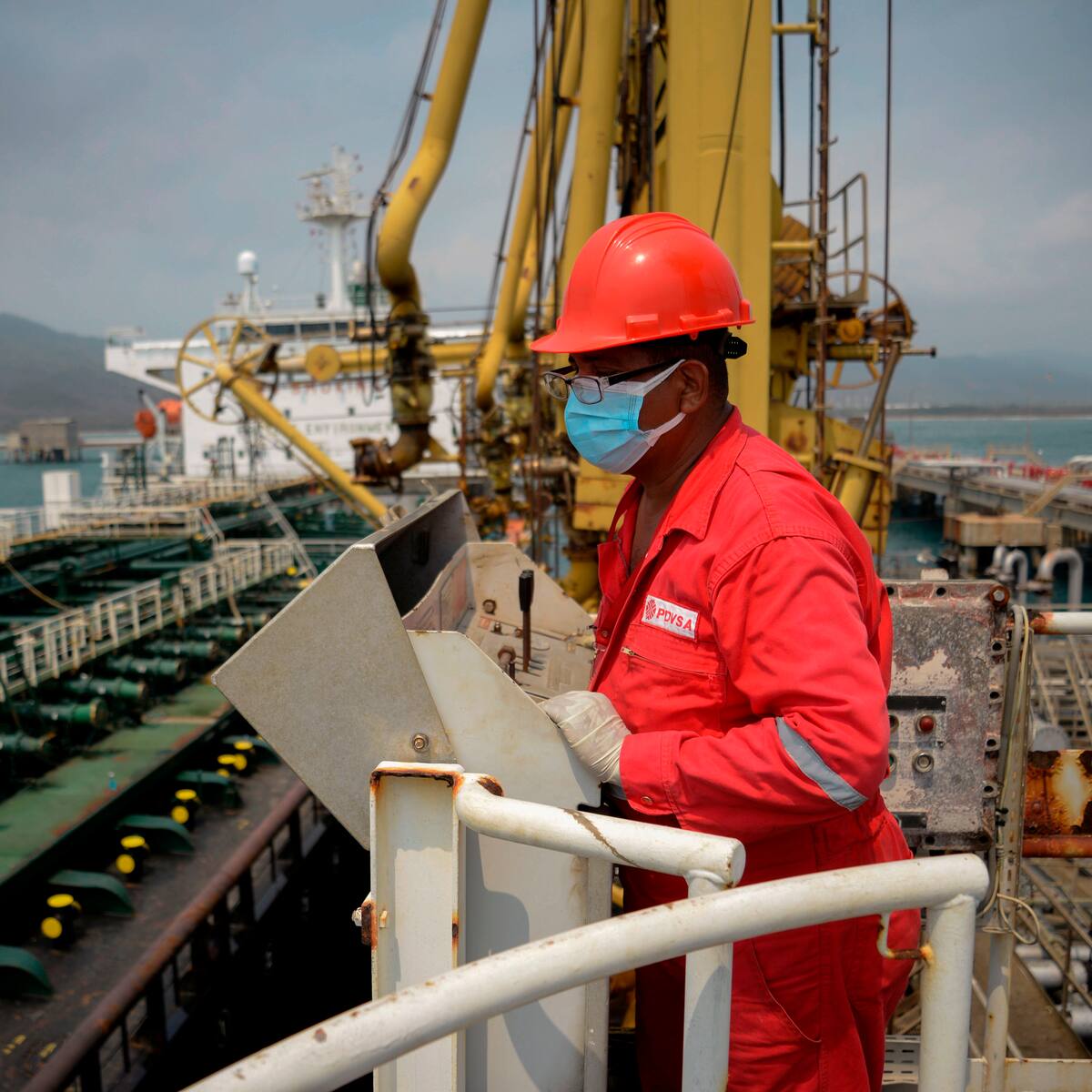 Barco iraní con dos millones de barriles de petróleo condensado llegó a Venezuela